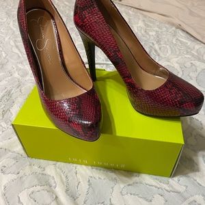 Jessica Simpson Snake Print pump